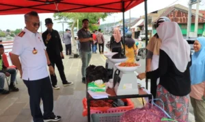 Bupati Luwu Timur Pantau Langsung Aktivitas Pasar Murah