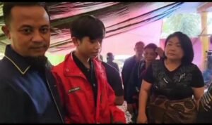 Andi Sudirman Kunjungi Keluarga Korban Longsor Tana Toraja, Beri Santunan dan Bantuan Logistik