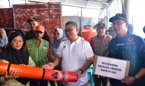 BNPB Salurkan Bantuan Kepada Warga Terdampak Banjir di Palopo