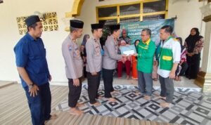 Baznas dan Polres Palopo Salurkan Zakat