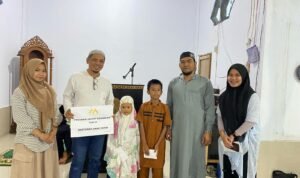 PT Masmindo Berikan Bantuan Pembangunan Masjid dan Santuni Anak Yatim