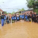 Agussalim Bersama Tim Tanggap Bencana Turun Langsung Bantu Warga Terdampak Banjir