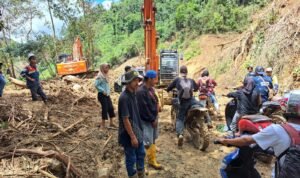 Peduli Bencana Banjir dan Longsor Luwu, Masmindo Kerahkan 9 Alat Berat  Buka Akses Jalan