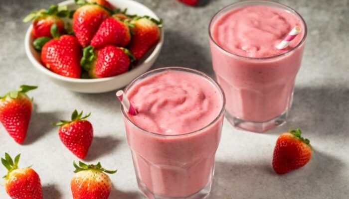 Strawberry Smoothies Kaya Akan Manfaat, Salah Satunya Mencegah Kerusakan Kulit