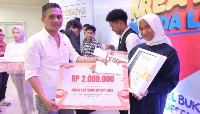 Ifra Maira Nur, Siswi SMP 4 Raih Juara 1 Lomba Nyanyi Pekan Kreativesia Pemuda Luwu Utara