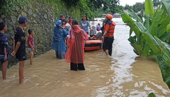 Titik Banjir di Sulsel Bertambah, Basarnas Makassar Kerahkan Tim Evakuasi