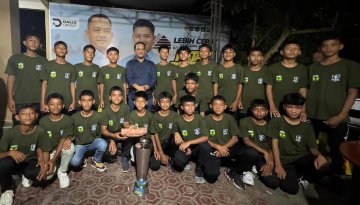 Patahuddin Dukung Pengembangan Sepak Bola, Berikan Bantuan untuk PS Luwu U-13