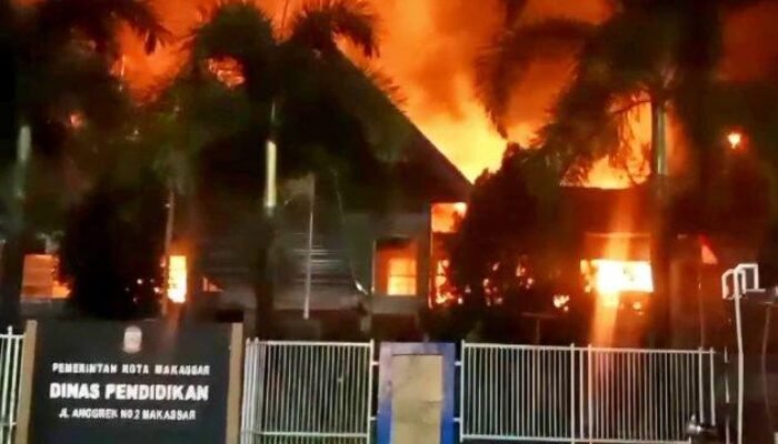 Kantor Disdik Makassar Terbakar, Polisi Selediki Penyebabnya