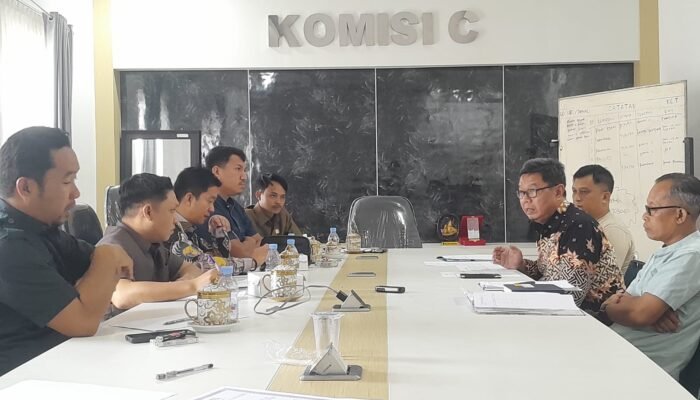 Komisi C DPRD Palopo Gelar Rapat Koordinasi Bahas Optimalisasi Pengelolaan Pantai Labombo