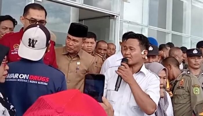 Tuntut Diangkat Jadi PPPK, DPRD Palopo Upayakan Solusi dengan Tidak Melanggar Aturan