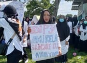 Demi P3K Aku Rela Skincare ku Ambyar, Tulisan Spanduk Honorer Palopo saat Geruduk Kantor DPRD