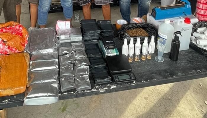 Polda Sulsel Gerebek Rumah Kos di Makassar, Amankan 2 Kg Ganja dan Ratusan Gram Tembakau Sintetis
