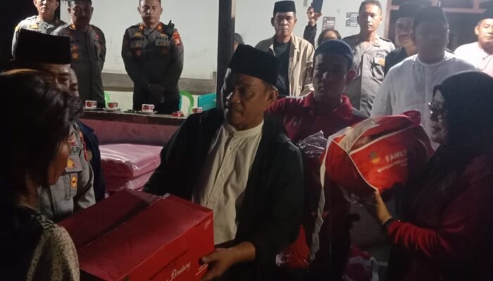 Gerak Cepat Bupati Luwu Kunjungi Korban Kebakaran, Pastikan Kebutuhan Mendesak Warga