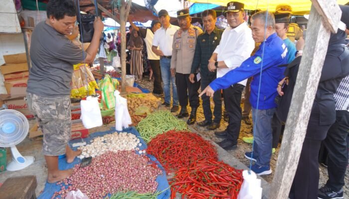 Patahudding Sidak di Pasar Cilallang, Harga Pangan Tetap Stabil di Luwu