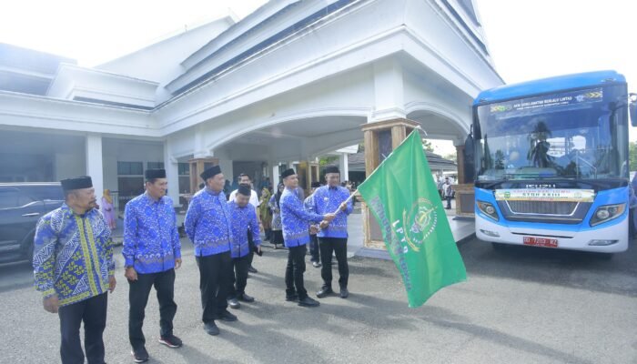 Lepas Rombongan Kafilah STQH XXIII, Bupati Luwu Harap Harumkan Nama Daerah