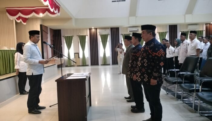 Bupati Luwu Utara Lantik Pj Sekda dan Direksi Perumda Simpurusiang