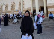 Menggenapi Janji Sang Ibu, dr. Naya Menunaikan Haji Bersama Ayahnya