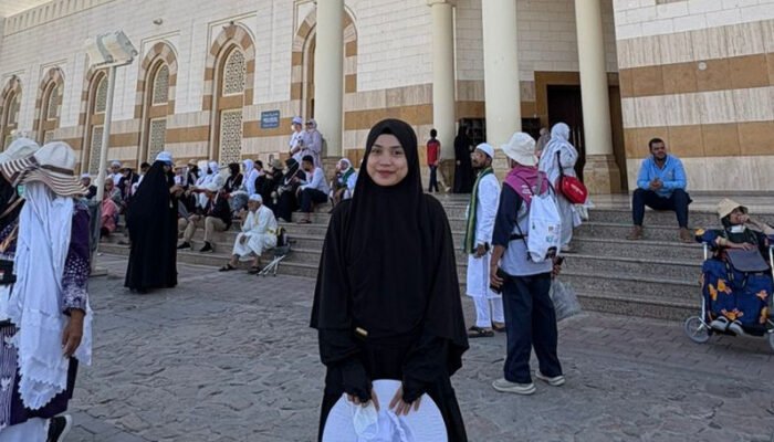 Menggenapi Janji Sang Ibu, dr. Naya Menunaikan Haji Bersama Ayahnya