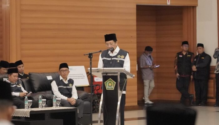 Lepas Kloter Pertama Haji 2025, Menag Nasaruddin Ingatkan Hal Ini
