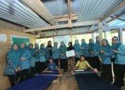 Dekranasda Luwu Serahkan Bantuan Tunai untuk Majukan Tenun Tradisional