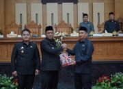 Rapat Paripurna, Bupati Luwu Serahkan Ranperda Pertanggungjawaban APBD 2024 dan RPJMD 2025–2029