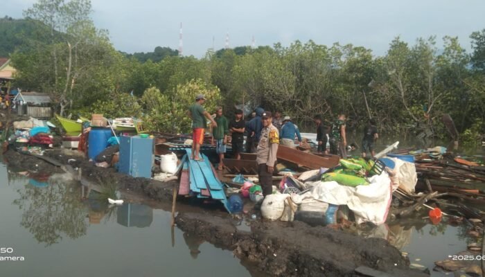 Puting Beliung Terjang Bua Luwu, Enam Rumah Rusak Berat dan Dua Hanyut