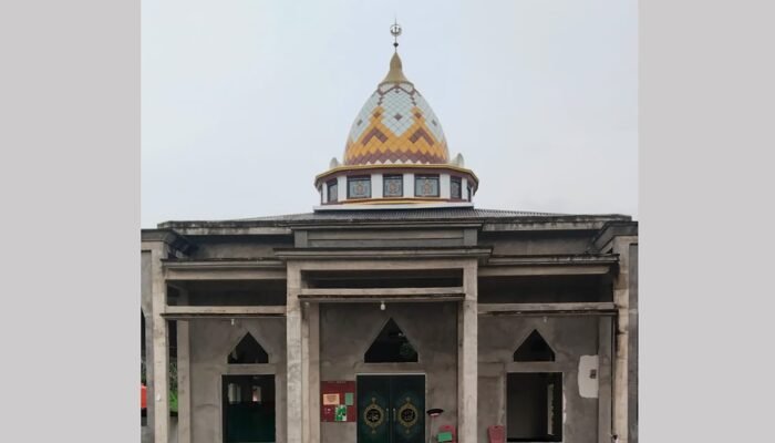 PT Semen Tonasa Bantu 200 Sak Semen untuk Pembangunan Masjid di Mappedeceng