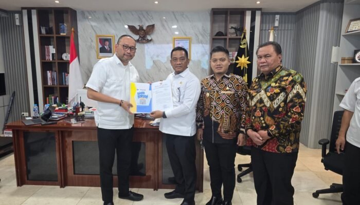 Bupati Luwu Serahkan Proposal Sekolah Rakyat ke Sekjen Kemensos RI