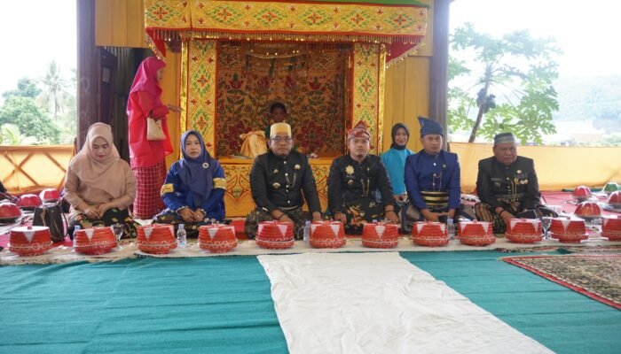 Ritual Adat “Mappacekke Wanua” Warnai Hari Jadi ke-66 Luwu