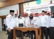 Bupati Luwu Kukuhkan 22 Kades dan Lantik Pengurus APDESI 2025–2030