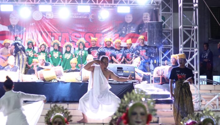 Bupati Luwu Apresiasi Pentas Seni Bulan Merdeka: Ajang Kreativitas dan Cinta Budaya Lokal
