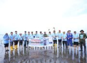 Pemkab Luwu Tanam 1.700 Bibit Mangrove di Pantai Mamunta Peringati HUT RI ke-80