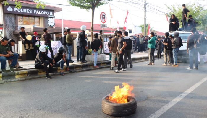 Ratusan Massa di Palopo Aksi Solidaritas untuk Korban Tewas Demo di Jakarta
