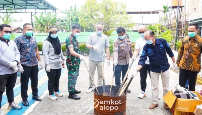 Kejari Palopo Musnahkan Barang Bukti Narkotika dan Obat Terlarang