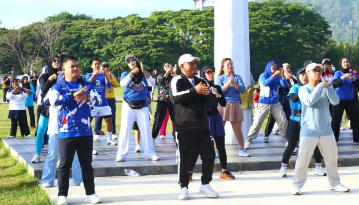 Semarak HUT Demokrat: Pata-Dhevy Hadir, Warga Antusias Ikut Senam dan Donor Darah