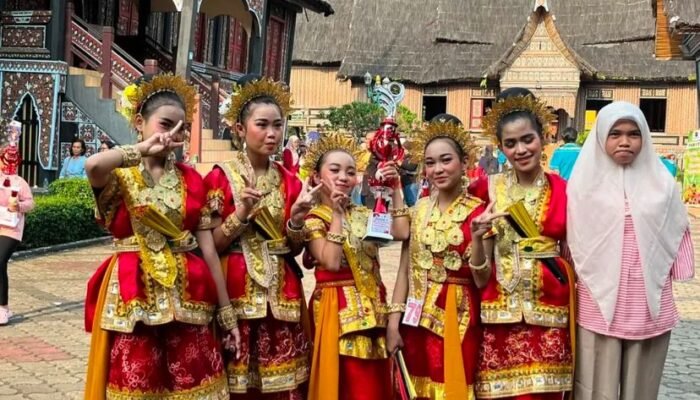 Sanggar Seni La Sulolipu Palopo Raih Juara Nasional di TMII
