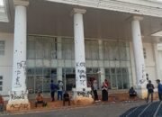 Ricuh Demo di DPRD Palopo, Kerugian Ditaksir Capai Rp 1 Miliar