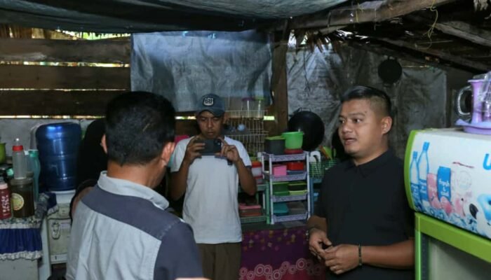 Wabup Luwu Tinjau Rumah Tak Layak Huni, Janji Bangunkan Hunian Baru