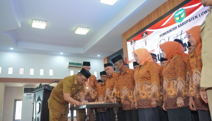 Bupati Luwu Buka FGD FKUB, Kukuhkan Pengurus IPIM dan PWRI Tahun 2025