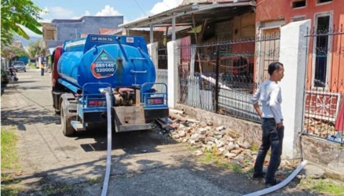 Perumda Tirta Mangkaluku Palopo Kerahkan Truk Tangki Distribusi Air Bersih