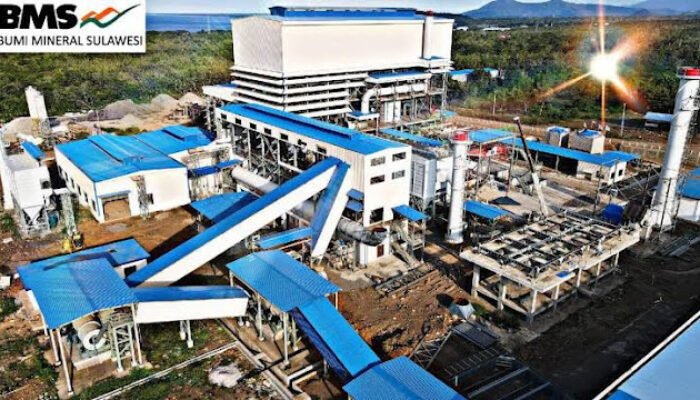 Warga Blokade Jalan Trans Sulawesi, Protes Rekrutmen Kerja PT BMS Luwu