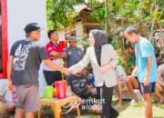 Naili Trisal Salurkan Bantuan Renovasi Masjid dan Pangan