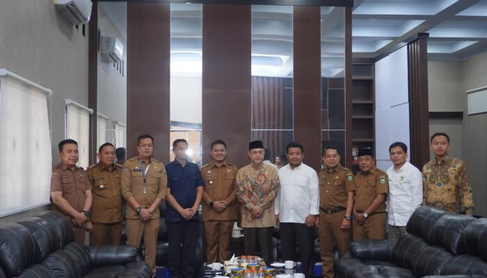 Wakil Ketua DPD RI Tamsil Linrung Kunjungi Luwu, Bahas Pembangunan Daerah dan Rencana Pemekaran Luwu Tengah