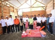 Rumah Warga Roboh Diterpa Angin, Wabup Luwu Tinjau dan Salurkan Bantuan