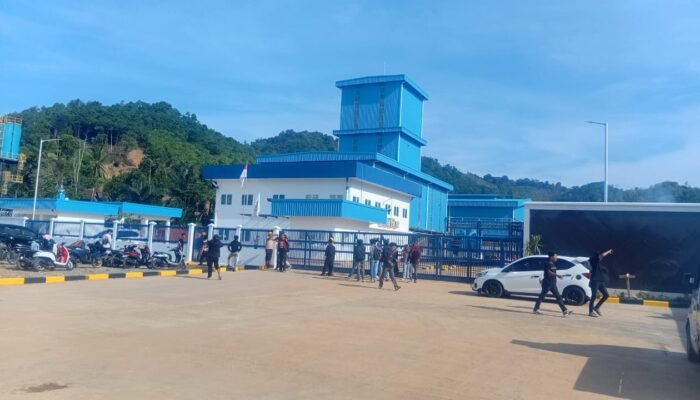 Aksi Protes di PT Wings, Tuntut Pembayaran Lahan Diselesaikan