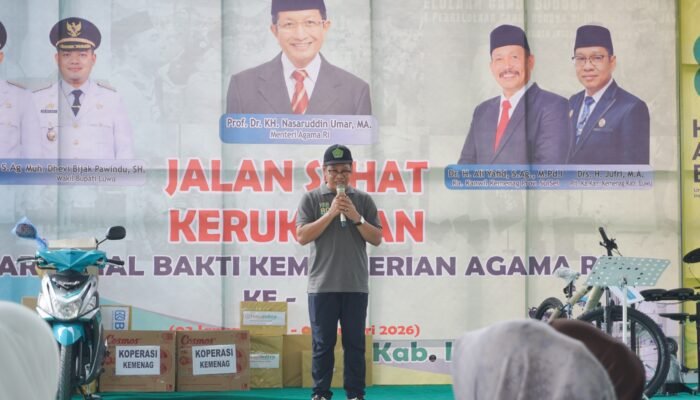 Jalan Sehat Meriahkan HAB Kemenag ke-80 di Luwu, Bupati Hadir Lepas Pj Kakan Purna Bhakti