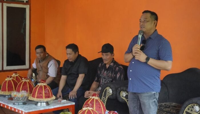 Dorong Ekonomi Petani, Pemkab Luwu Salurkan Ratusan Ribu Bibit Kakao