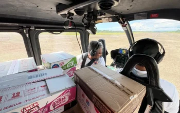 Bantuan 4,1 Ton Diangkut Udara ke Wilayah Terisolir Banjir dan Longsor di Sumbar