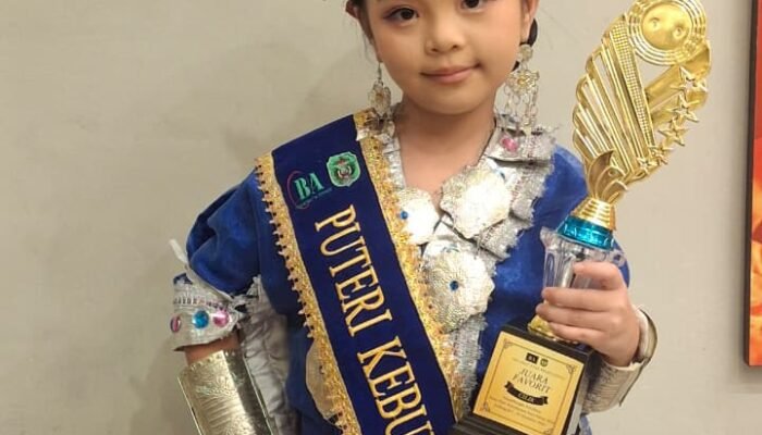 Vania Erin Raih Gelar Putri Kebudayaan Favorit Kota Palopo 2025