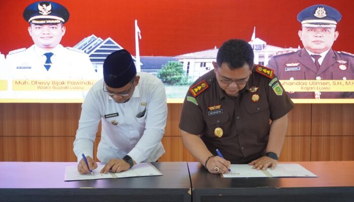 Kejari-Pemkab Luwu Teken Kesepakatan Bersama Optimalisasi Tugas Bidang Perdata dan TUN